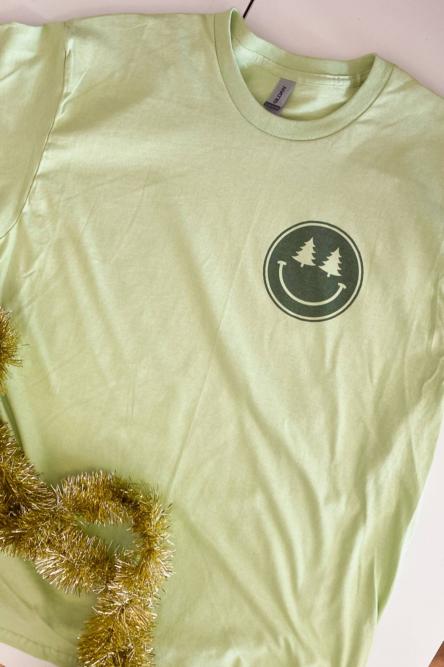 CHRISTMAS TREE VIBES