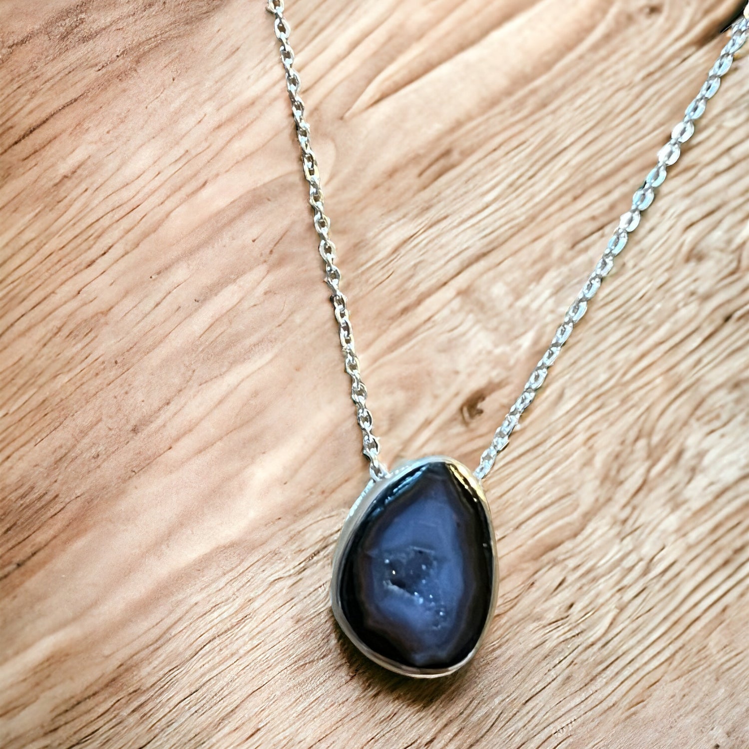 Tobasco Geode Necklace Slide